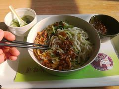 秘制炸酱面-天食包子铺(中华西路店)