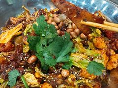 -愉肴麻辣香锅(中山路店)