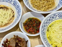 -李与白包子铺(桐梓林店)