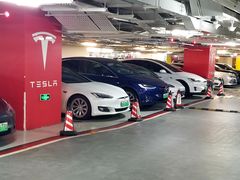 -TESLA 特斯拉(上海太古汇体验店)