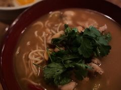 泡椒牛蛙面-面上有光