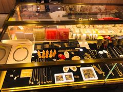-万物奢潮中古奢侈品(青岛店)