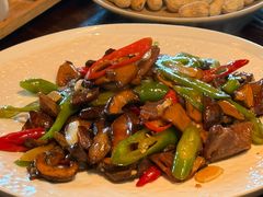 炒新鲜见手青-滇野云南野生菌餐厅(陕西南路店)