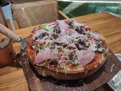 -Dragon Pizza•圆脸龙披萨·牛排餐厅