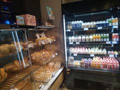 面包甜点陈列柜-巴黎贝甜(右安门店)