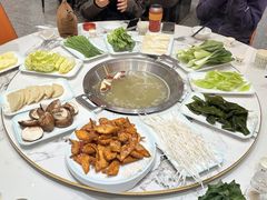 -撒拉人家.酸菜牦牛肉火锅