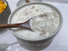 椰汁银耳炖桃胶-小团圆糖水铺(襄阳南路店)
