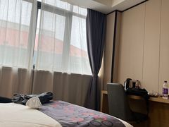 -逸米精选公寓(广州火车站西村地铁站店)