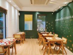 -Mark&Mars Restaurant