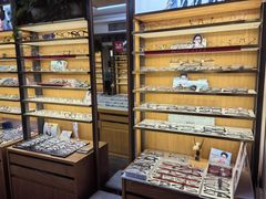 -优医视平价眼镜超市蔡司依视路折扣(小马厂店)