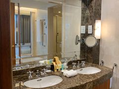 -汕尾巴黎半岛酒店