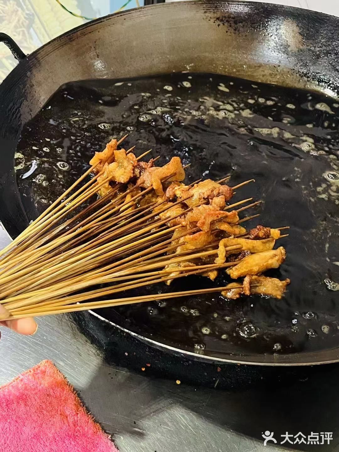 乐山最长胖的夜宵，就在陈英油炸！