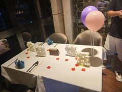 -广州万富希尔顿酒店·感趣自助餐厅·金秋蟹宴生蚝海鲜刺身