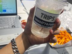 -TRIPS BURGER(大钟寺店)