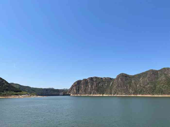 西峪水上乐园-"走在桥上,一侧是水库,一侧是中信金陵.湖.