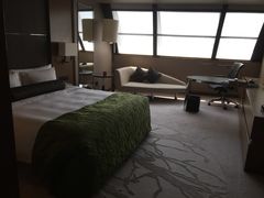 -上海滴水湖皇冠假日酒店