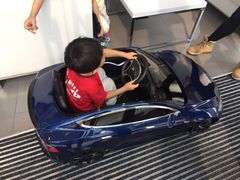 买大送小-TESLA 特斯拉(广州天环广场体验店)
