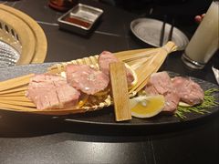 -山川小町·极番烧肉(新地假日广场店)