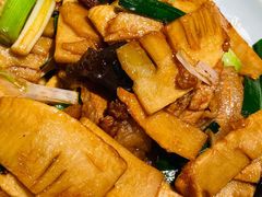 高山笋小炒肉-宽鲜锅贴家常菜(永旺东部购物中心香港中路店)