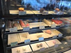 面包甜点陈列柜-麦当劳(健德桥得来速店)