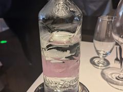 圣艾诺充气天然矿泉水-Oyster Talks 四度蚝法餐厅