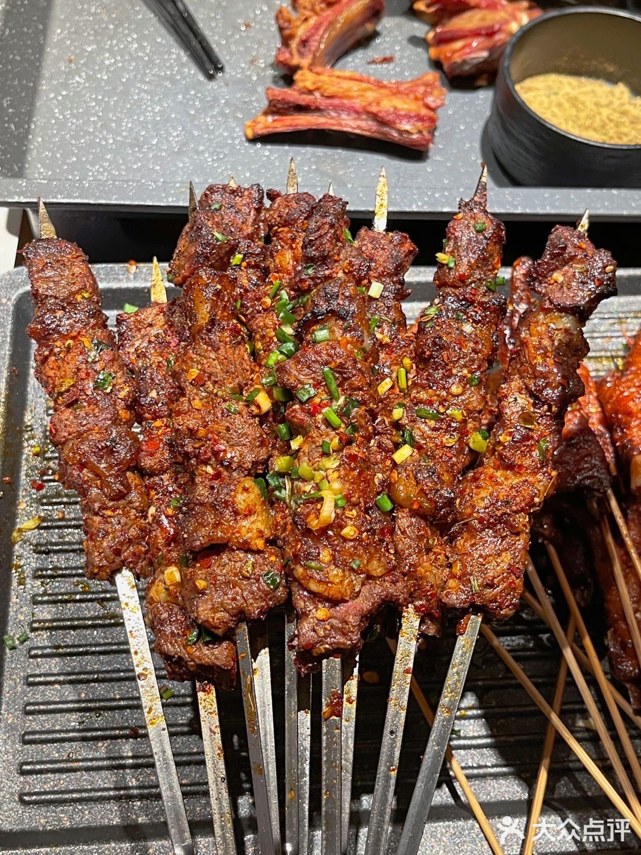 朋友诚不欺我！！这家烧烤店好吃到爆哭[流泪]