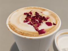 春日玫瑰雪松拿铁-Seesaw Coffee(上生新所店)