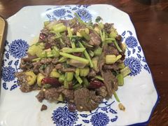 爆炒小黄牛-苗湘食府(十年店)