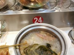 -百品聚旋转火锅(万德庄店)