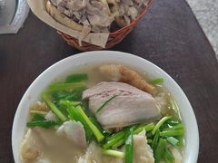 -金卯白肉罩火烧