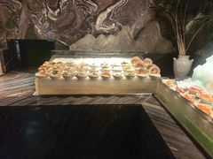 -雍容荟帝王蟹活龙虾展台自助(IFS黑金店)