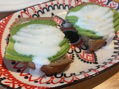 牛油果烤面包配酸奶-1861意大利餐厅(来福士店)