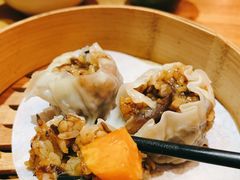 油鸡枞咸蛋黄烧卖-云海肴·云南小炒·汽锅鸡(天津国金汇店)