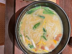 -银米·云南传统过桥米线(双廊黑金冠店)