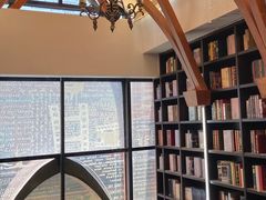 -钟书阁(松江泰晤士小镇店)