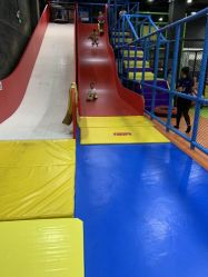 -蹦贝运动中心·蹦床·攀岩·闯关(龙岗店)