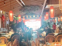 大堂-野山舂·贵州现舂酸汤火锅(鸿通城店)