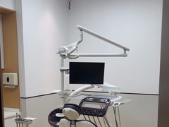 -瑞尔齿科(上海长风大悦城店)