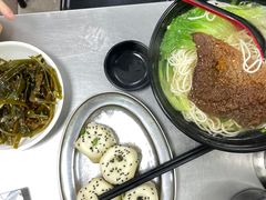 熏鱼面-老上海食惠裡小籠包生煎包