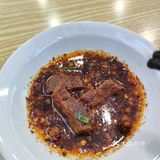 因为我最近很喜欢吃脆哨。端上来比较小的一碗捞饭