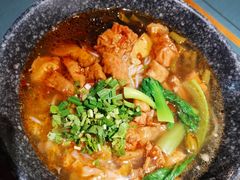 肥肠米线-八月美食小馆(银泰城总店)