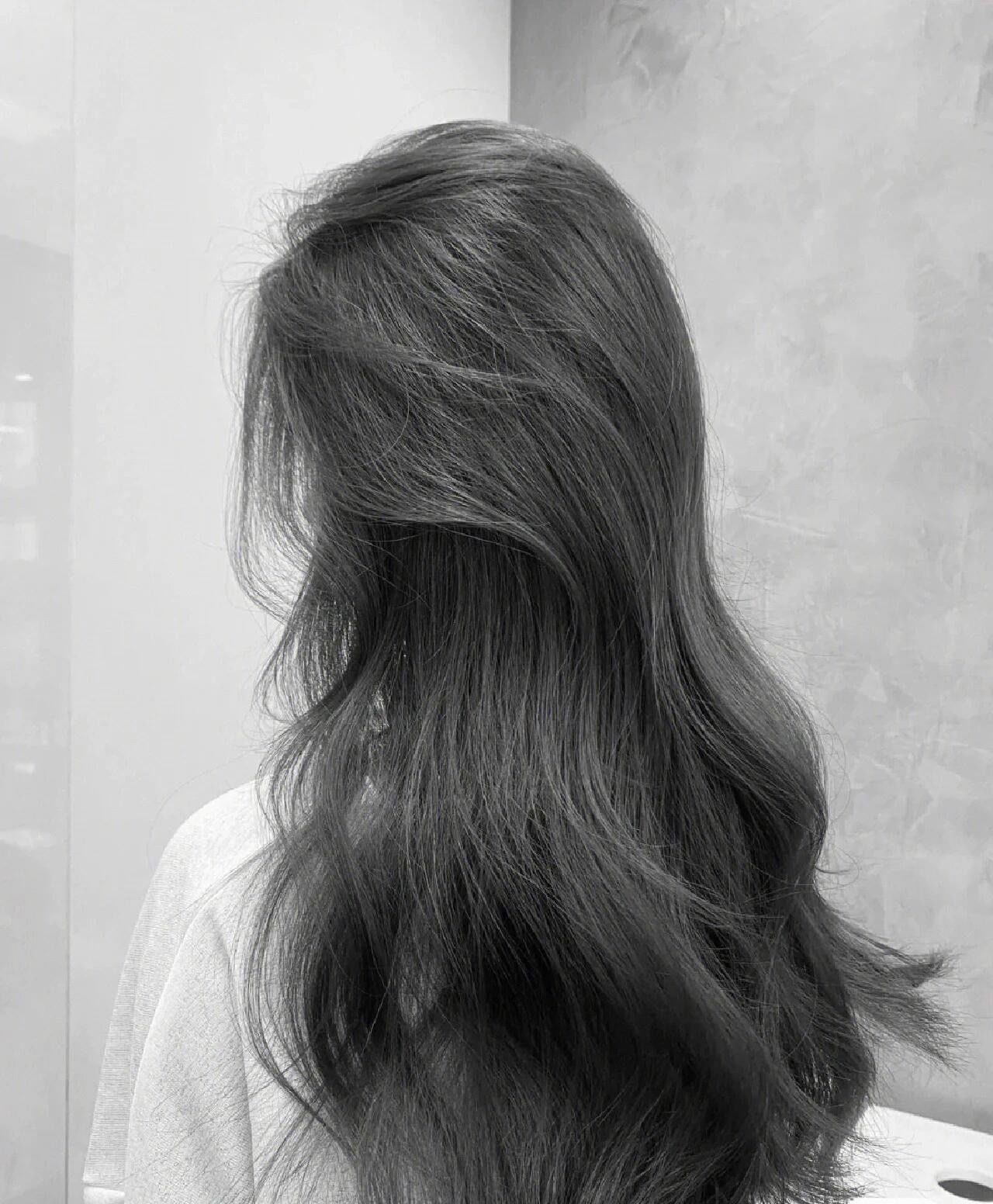 黑色长卷发 #显白的头发颜色推荐