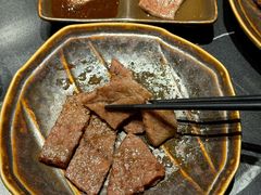 -山川小町·极番烧肉(新地假日广场店)