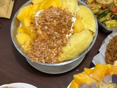榴莲芒果芝士奶盖绵绵冰-水牛奶皇后糖水铺(深圳总店)