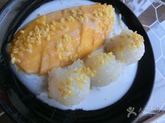 -芒果糯米饭摊子