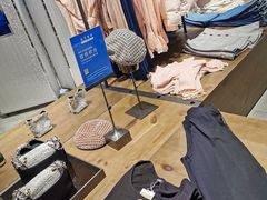 -URBAN REVIVO(荟聚中心店)