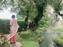 -Chom Cafe and Restaurant