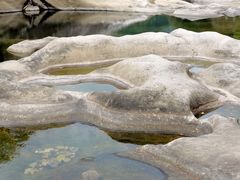 -燕子河大峡谷天坑仙境