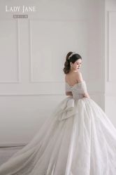 -Lady  Jane高端婚纱礼服馆