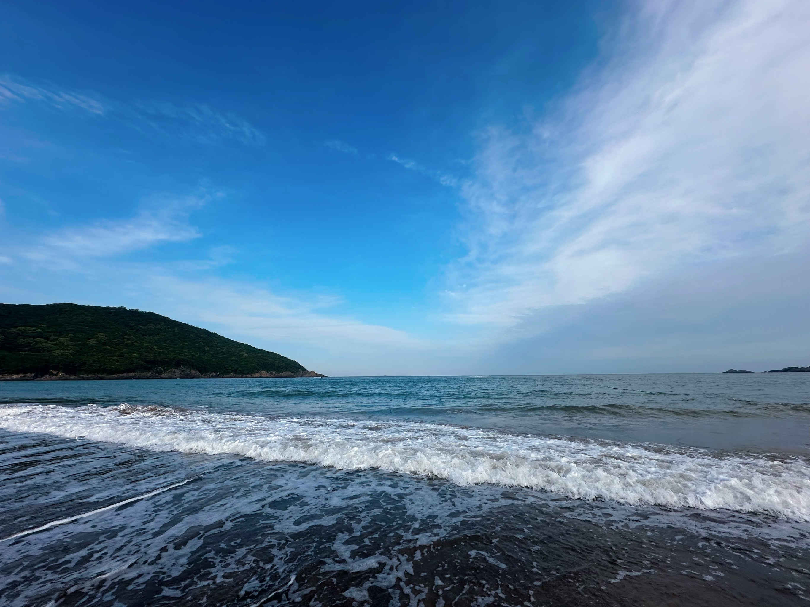 朱家尖是一座惬意的小城市,东沙的海很美,海边的风很舒服